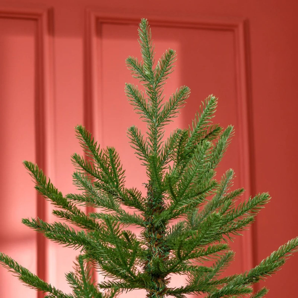 Artificial Christmas Tree - 6ft, 7.5ft, 9ft Pine Hinged Tree with Realistic Branches